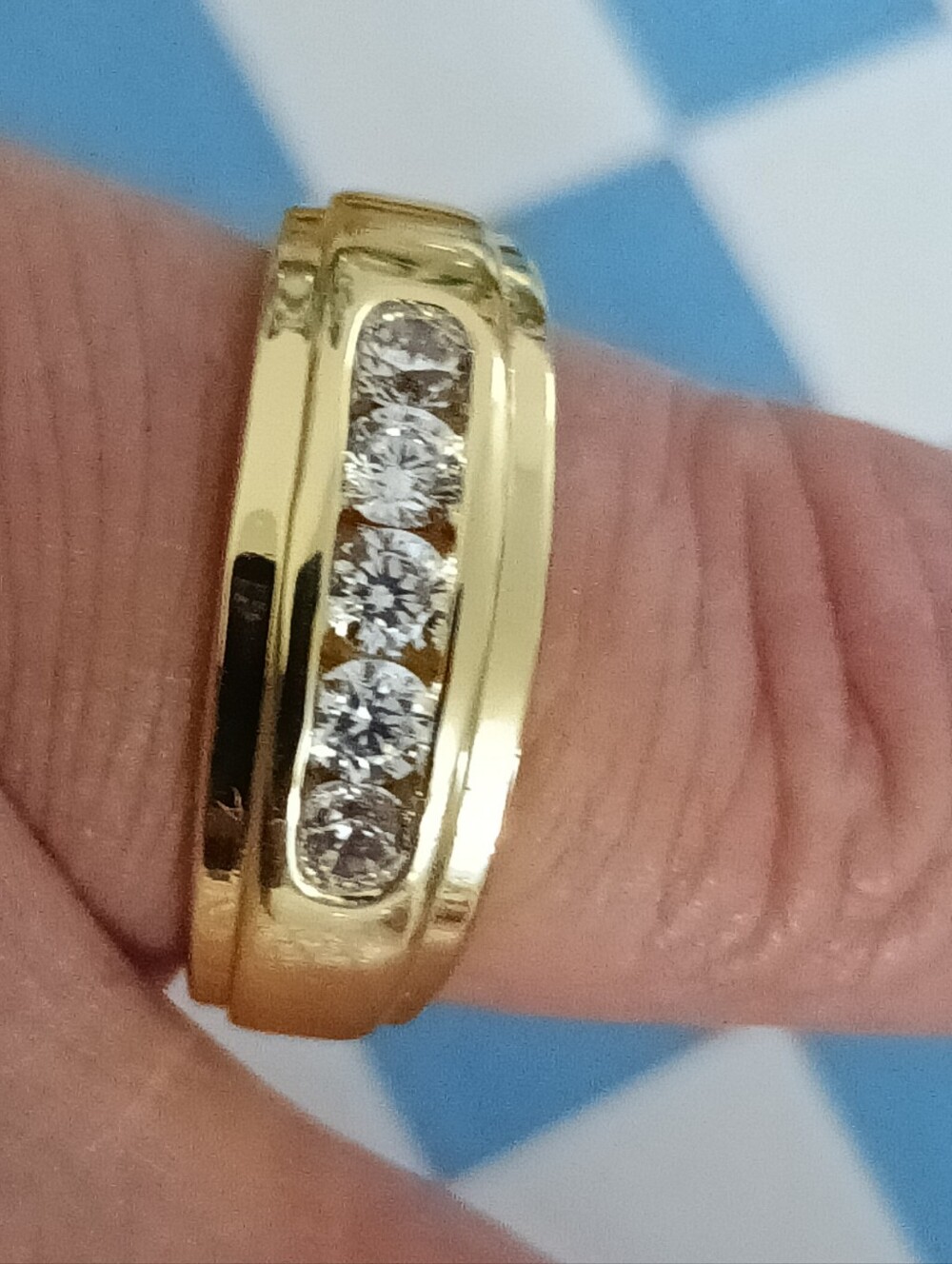 18K Gold Plated SS Band Ring with Row of Sparkling Stones - Women/Man, size 8